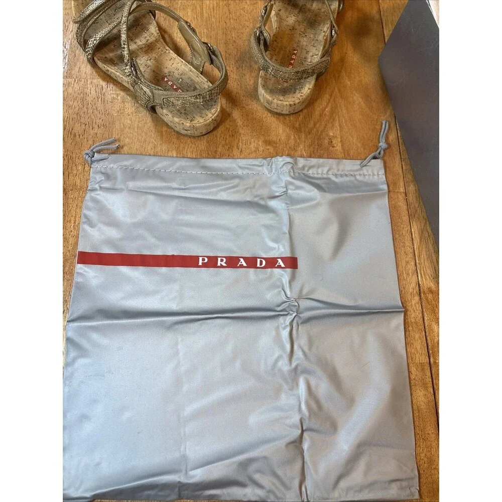 Prada Flat sandal Gold Snake Print Cork Women’s size 37 US 6.5 Vintage - Picture 9 of 9